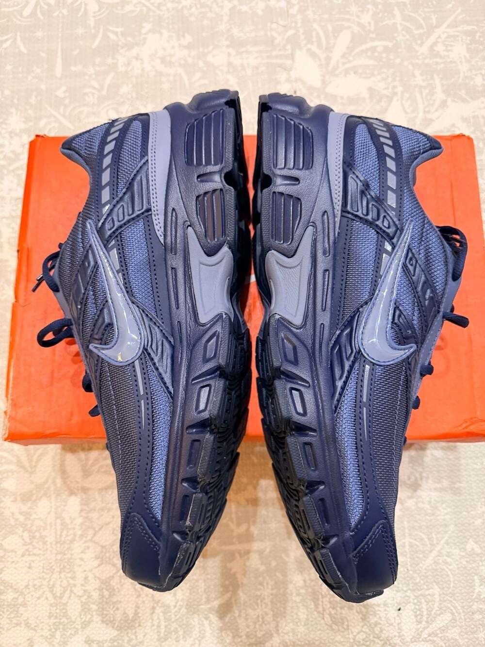 Nike Initiator Men’s Running Shoes Midnight Navy Size 12 NEW IN BOX - Picture 3 of 8